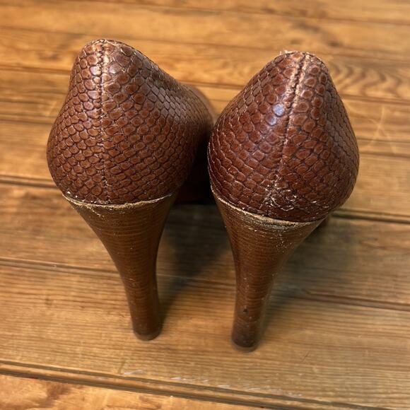 Michael Kors leather snakeskin platform pump shoe brown size 7 Y2K - Picture 5 of 6